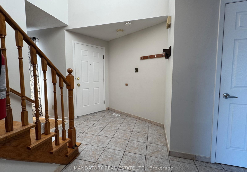 4028-longo-circle-mississauga-ontario-w12769352
