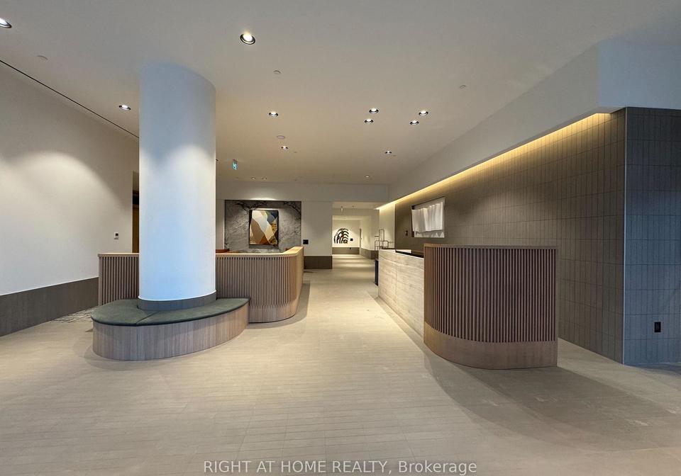 395-square-one-drive-mississauga-ontario-w12769372