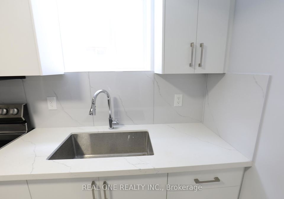 4499-radisson-bsmt-crescent-mississauga-ontario-w12769734