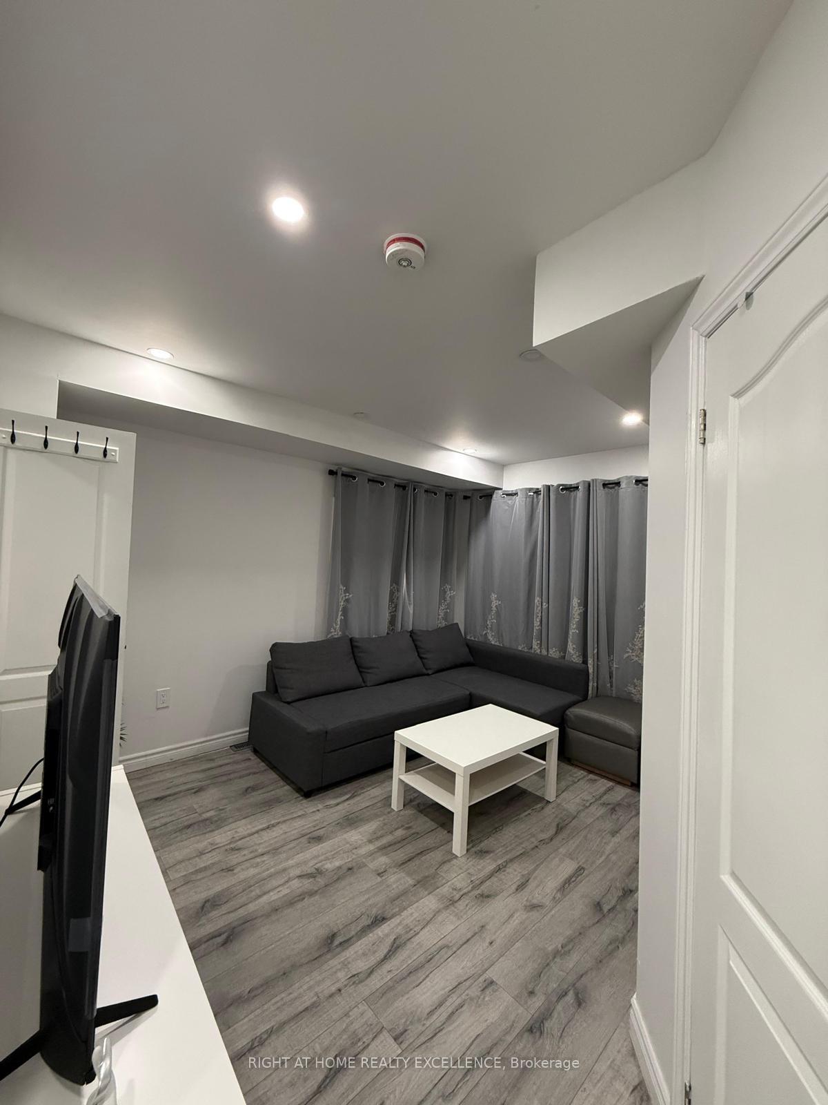 10-louvain-street-toronto-ontario-w12769810