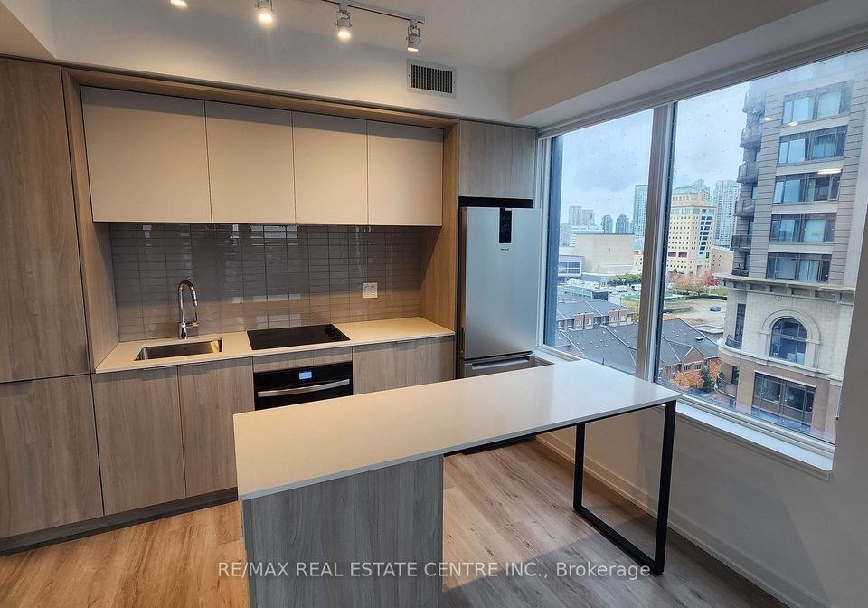 395-square-one-drive-mississauga-ontario-w12770278