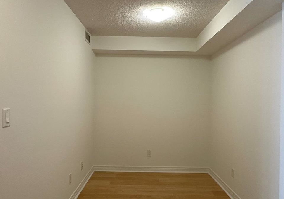 310-burnhamthorpe-road-w-mississauga-ontario-w12770820