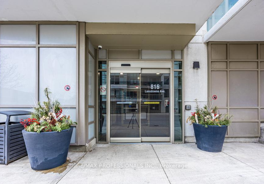 816-lansdowne-avenue-toronto-ontario-w12771170