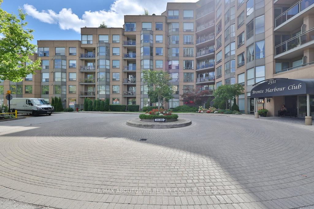 2511-lakeshore-road-w-oakville-ontario-w12771666