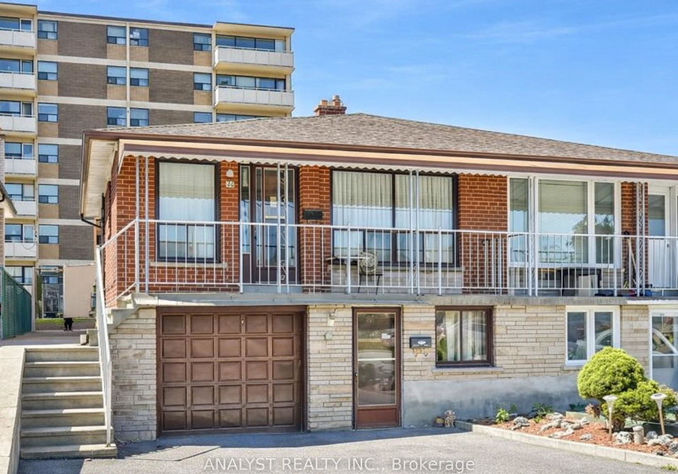 20-goldcrest-boulevard-north-york-ontario-w12771858