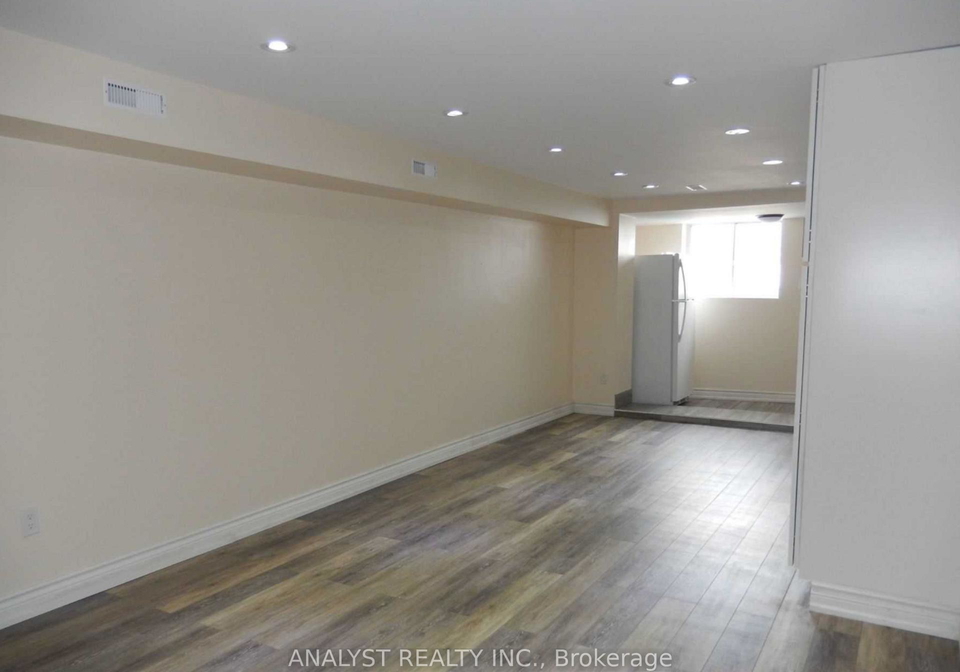 20-goldcrest-boulevard-north-york-ontario-w12771858