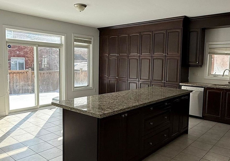 29-attraction-drive-brampton-ontario-w12772192