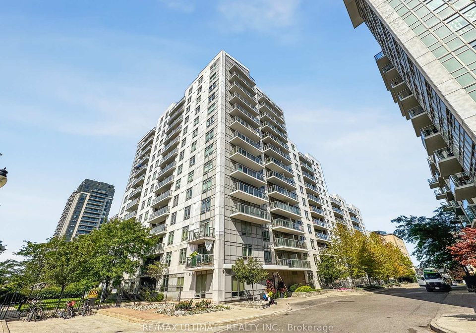 816-lansdowne-avenue-toronto-ontario-w12772358