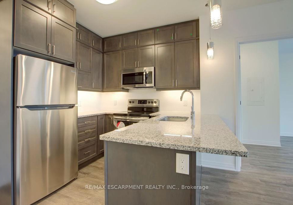 95-dundas-street-w-oakville-ontario-w12773060