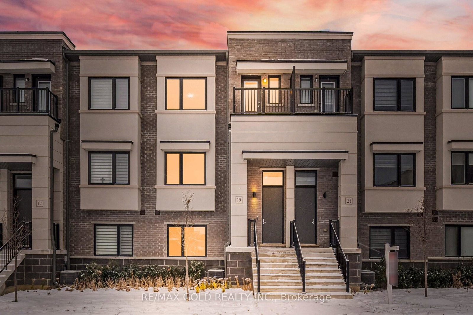 19-lambert-lane-caledon-ontario-w12773696