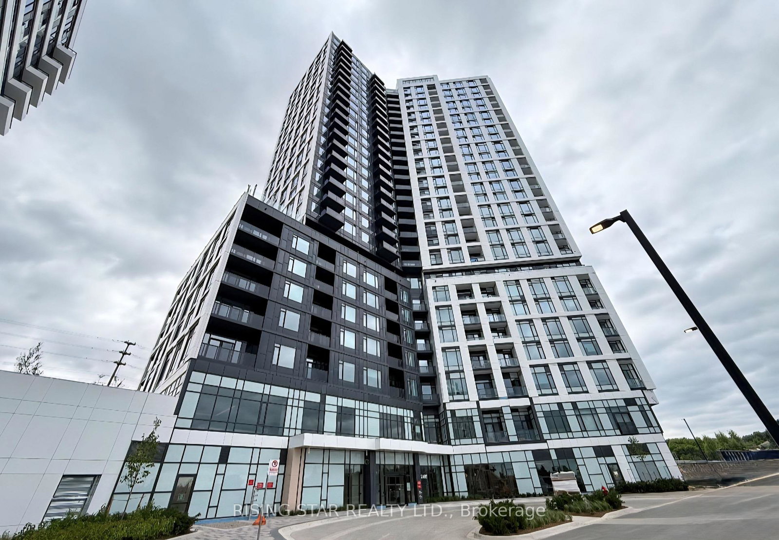 2495-eglinton-avenue-w-mississauga-ontario-w12773808