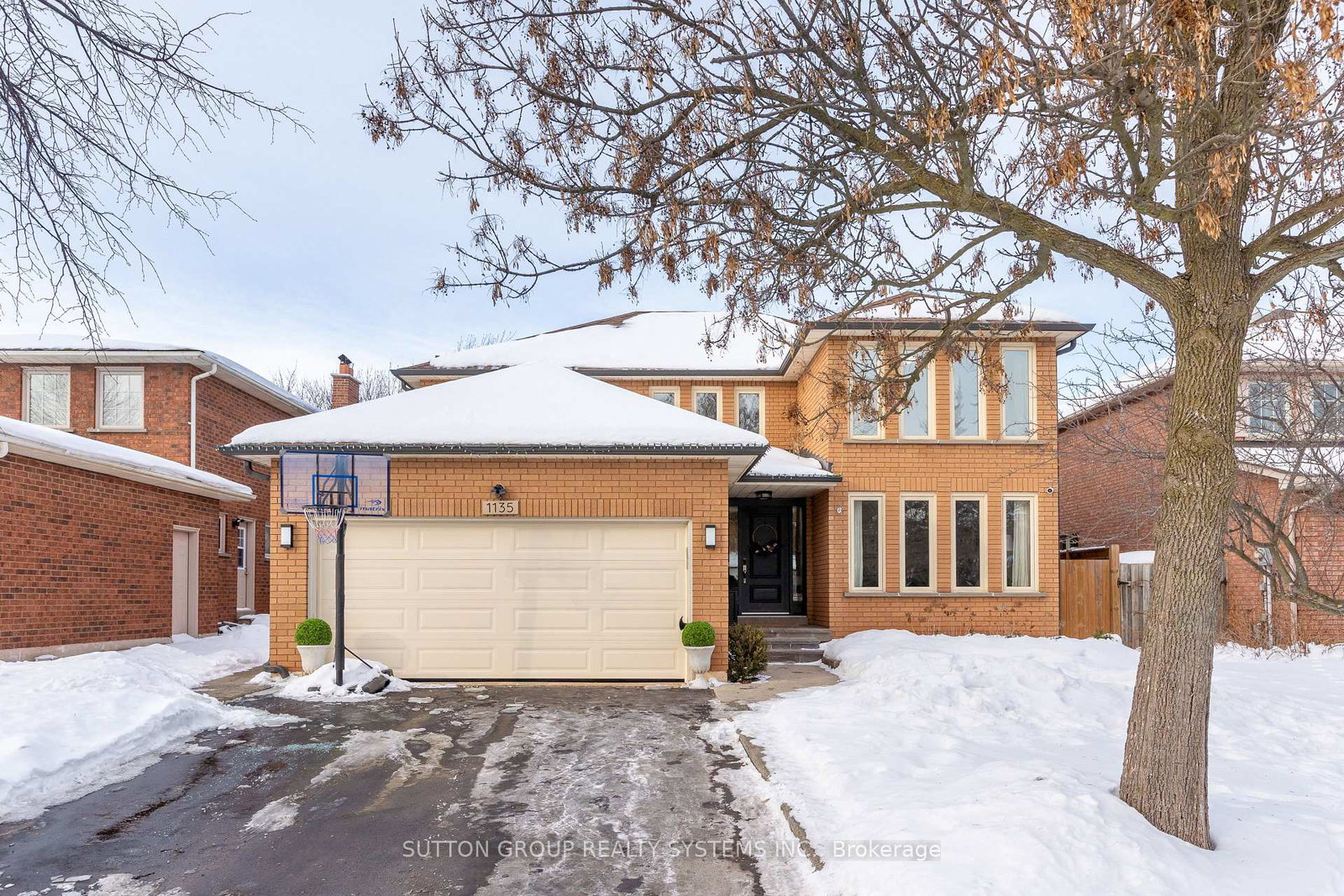 1135-manor-road-oakville-ontario-w12774292