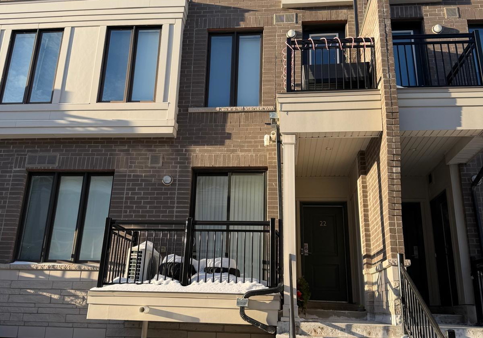 130-long-branch-avenue-etobicoke-ontario-w12776126