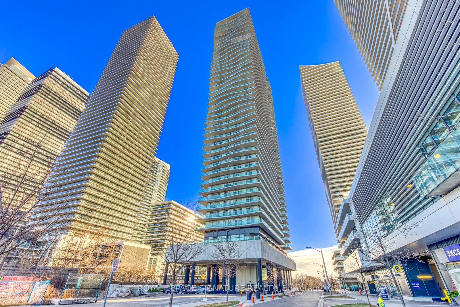 33-shore-breeze-drive-etobicoke-ontario-w12777098