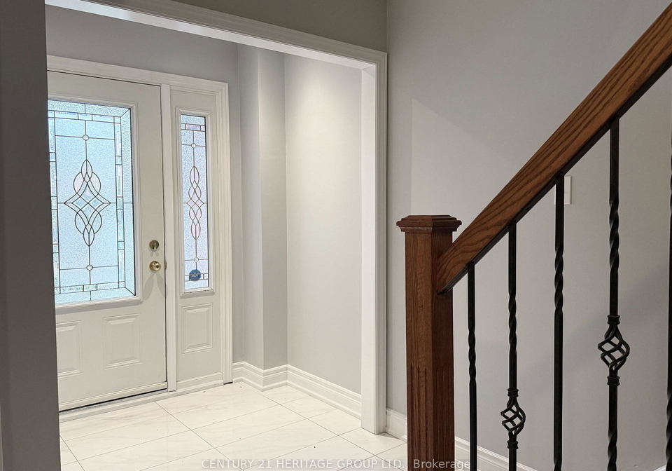 9-corona-gate-brampton-ontario-w12777322