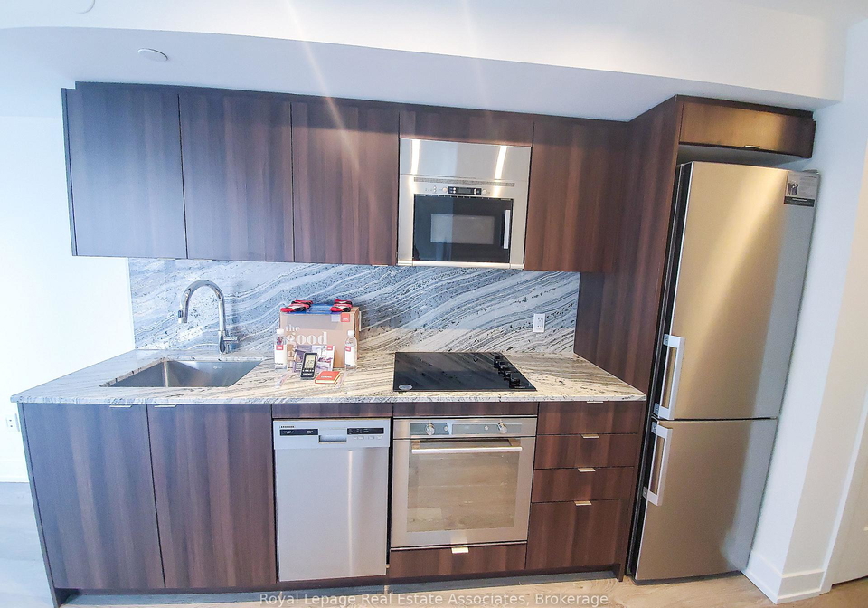 5-mabelle-avenue-etobicoke-ontario-w12777324