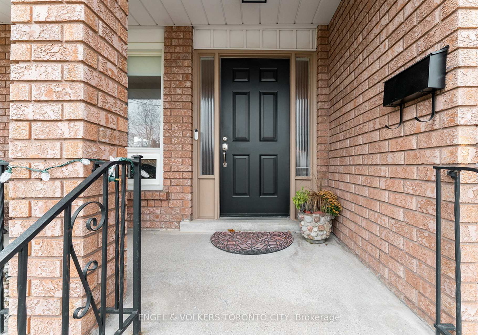 8-hearne-avenue-north-york-ontario-w12777490