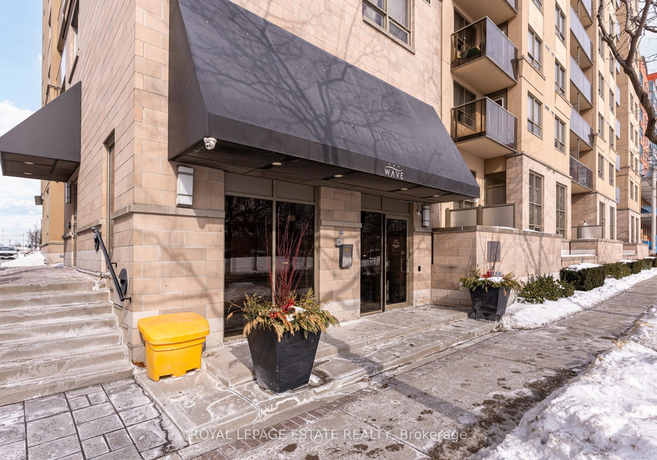 4-elsinore-path-etobicoke-ontario-w12778466