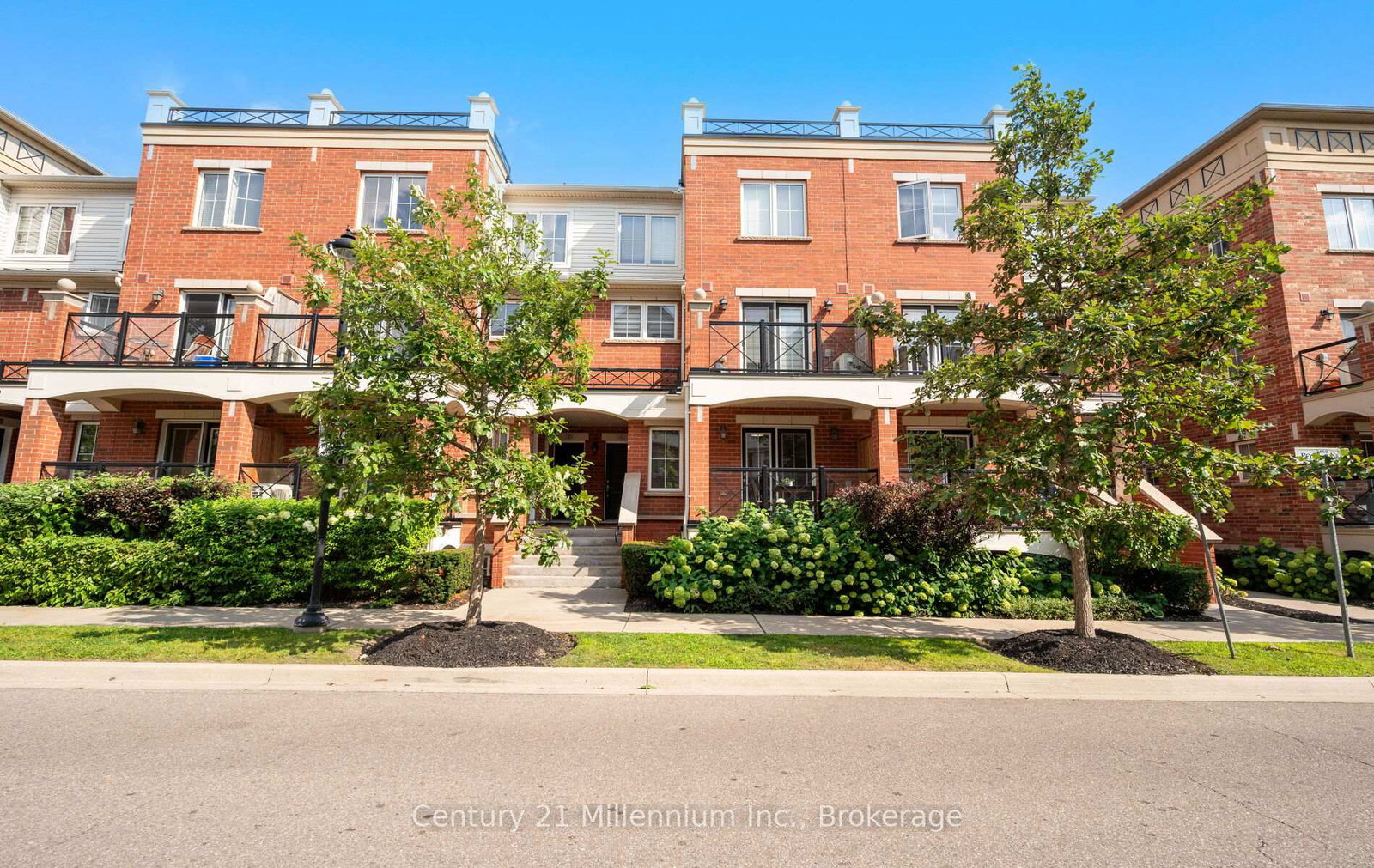 2460-post-road-oakville-ontario-w12778778