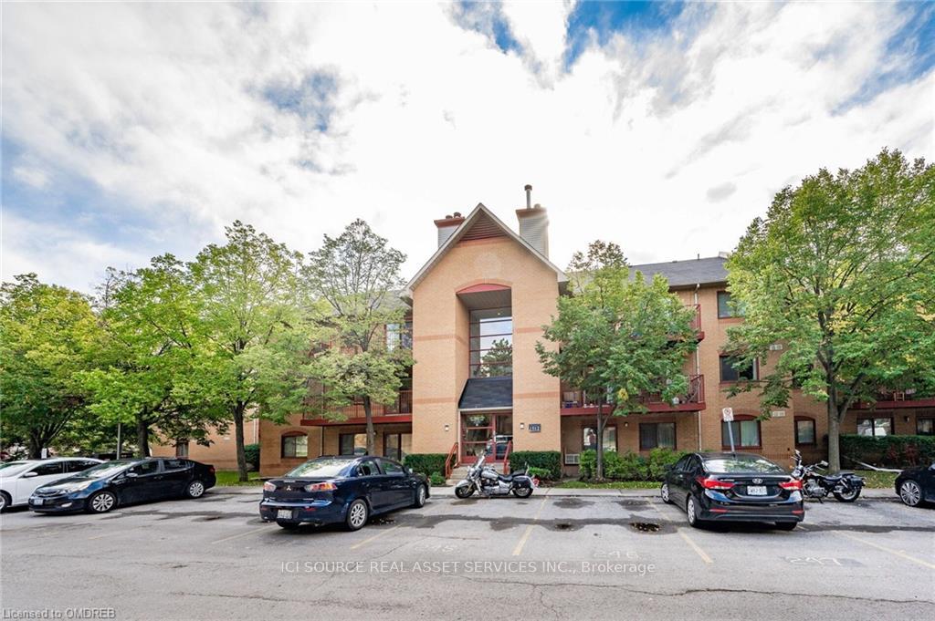 1512-pilgrims-way-oakville-ontario-w12779138