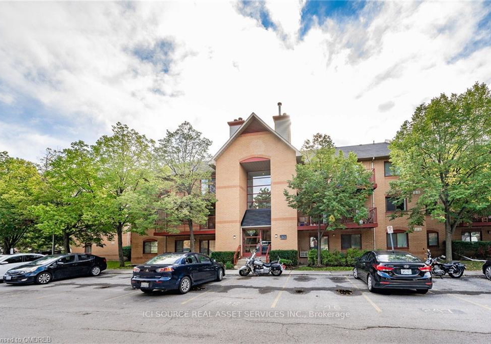 1512-pilgrims-way-oakville-ontario-w12779138