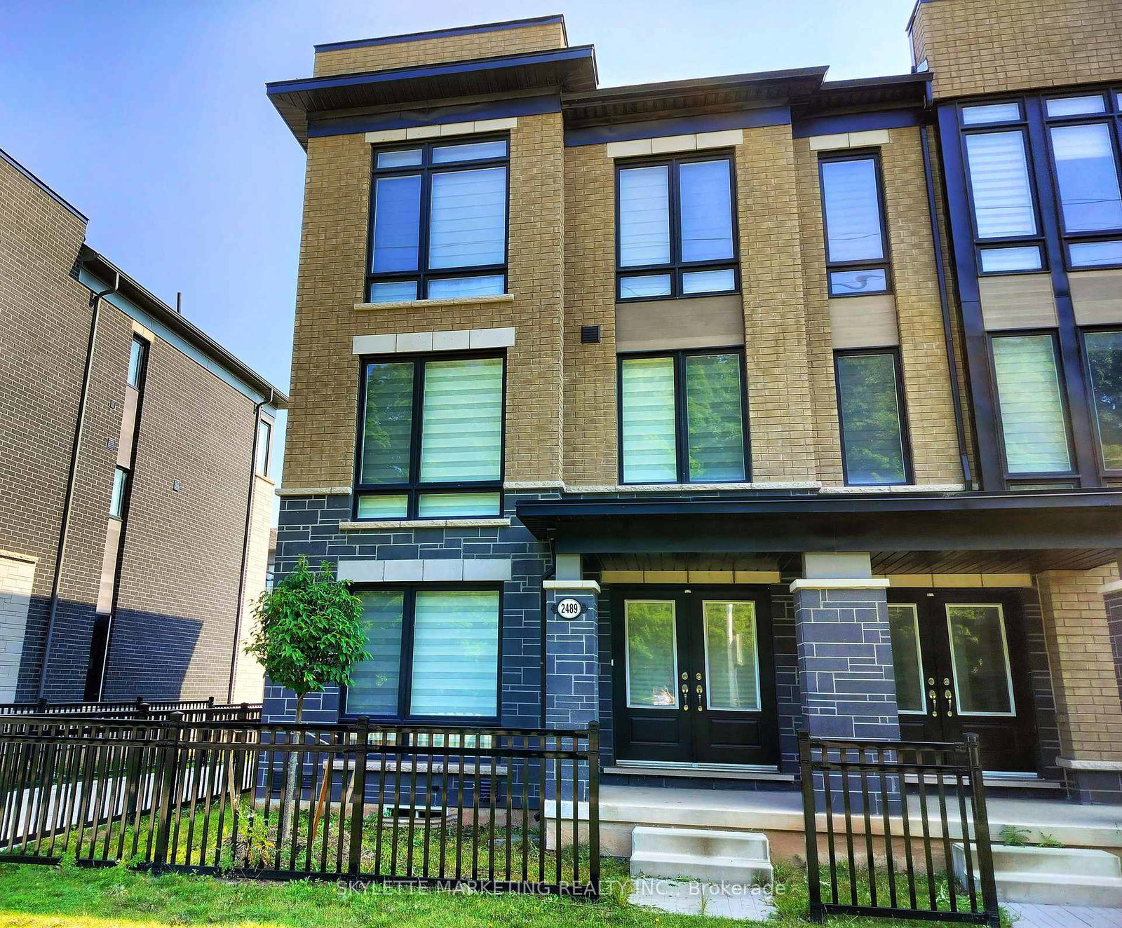 2489-badger-crescent-oakville-ontario-w12779390
