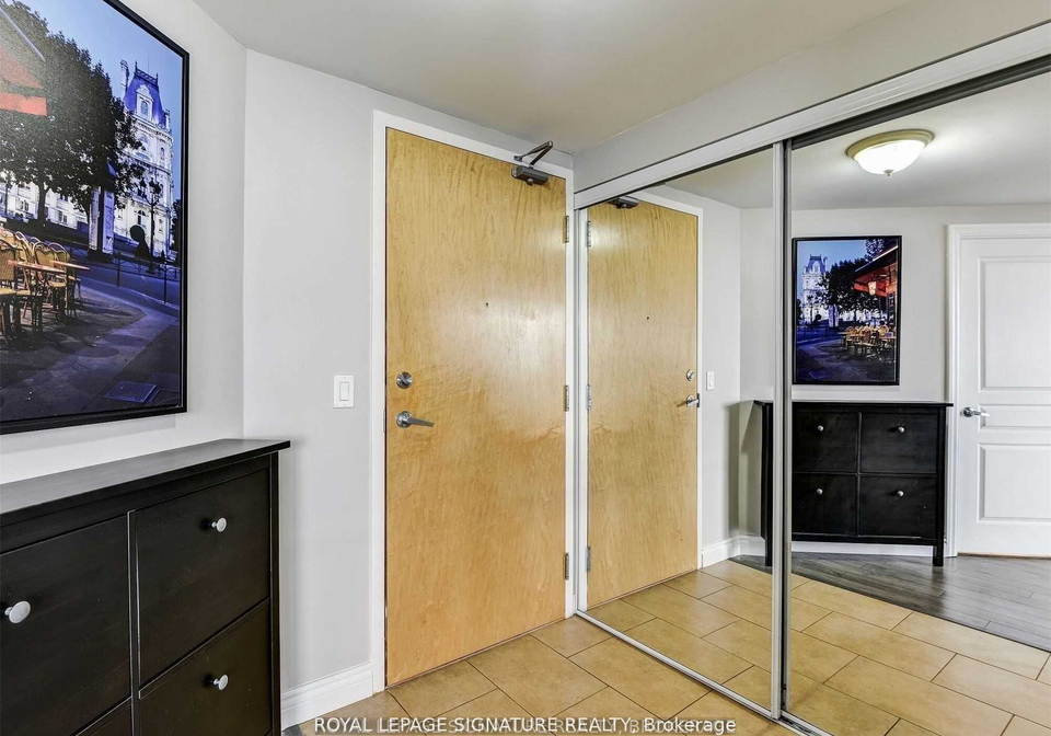 220-burnhamthorpe-road-mississauga-ontario-w12779526