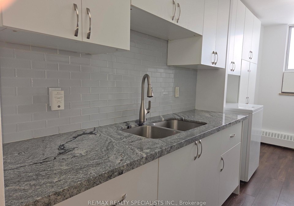 1625-bloor-street-mississauga-ontario-w12779956