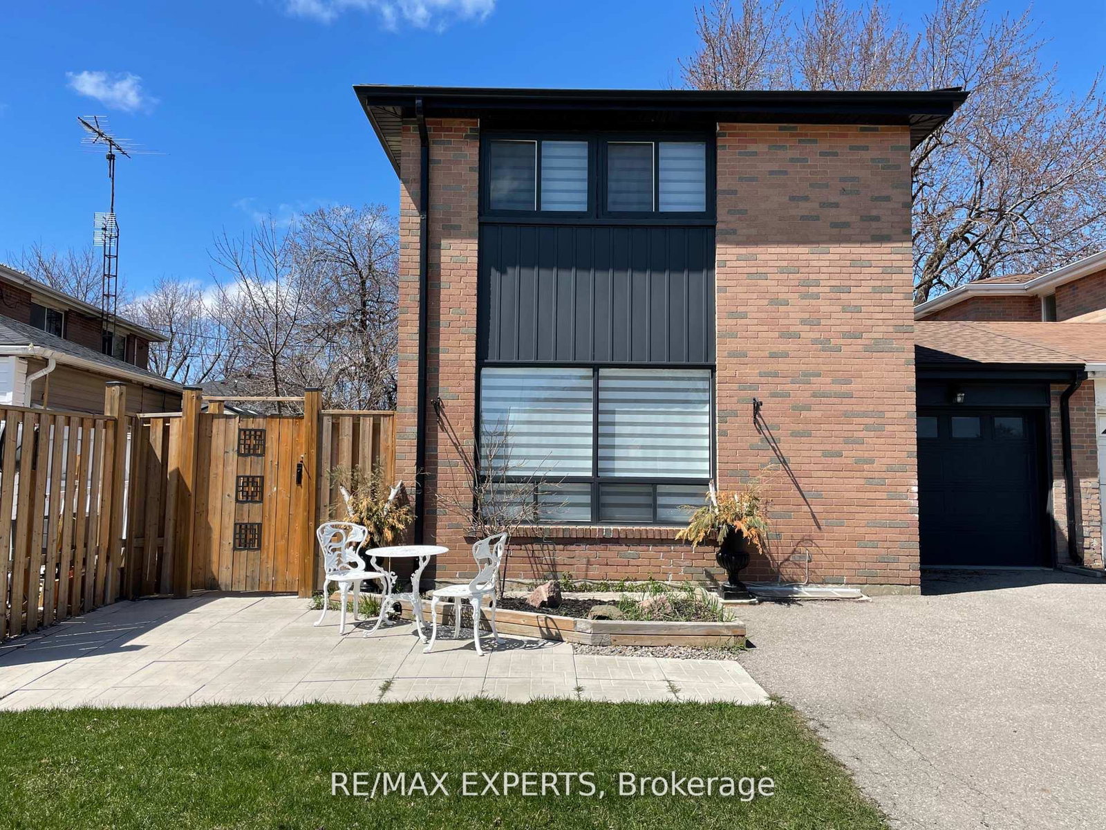 6-cathcart-crescent-brampton-ontario-w12780116