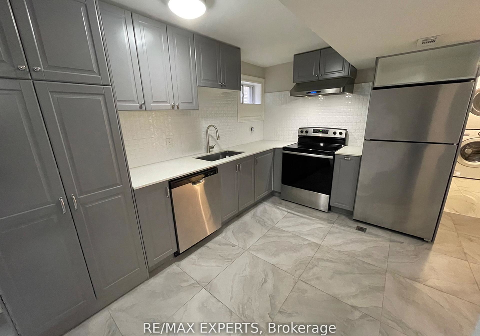 6-cathcart-crescent-brampton-ontario-w12780116