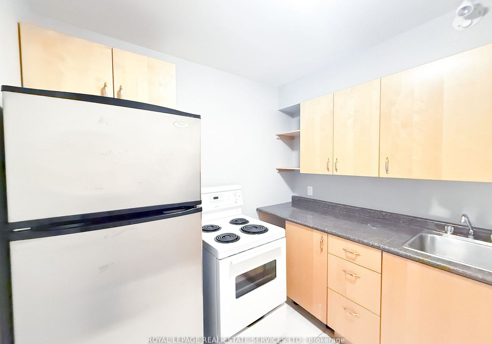 3352-dundas-street-w-toronto-ontario-w12780448