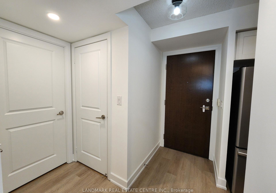 6-eva-road-etobicoke-ontario-w12781786