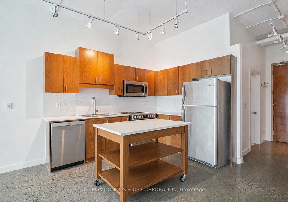 2-fieldway-road-etobicoke-ontario-w12781982