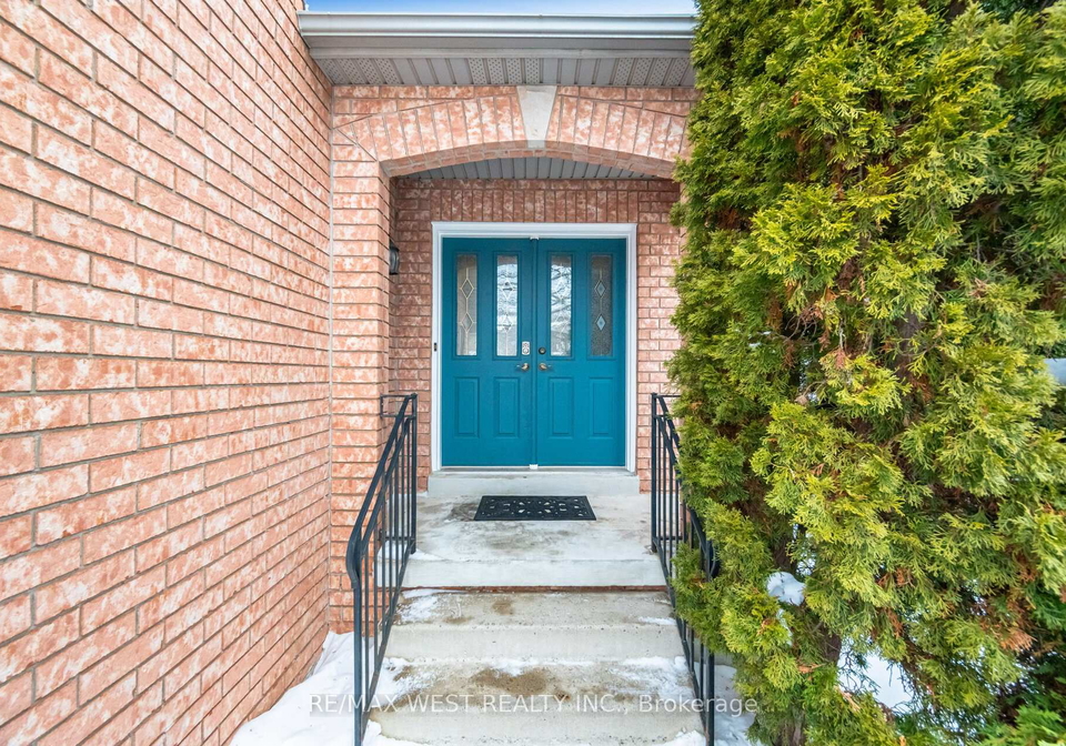 2095-westmount-drive-oakville-ontario-w12782360