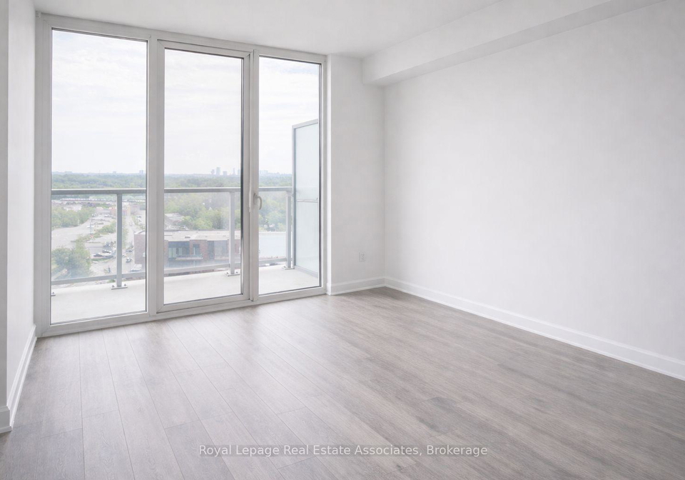 220-missinnihe-way-mississauga-ontario-w12782840