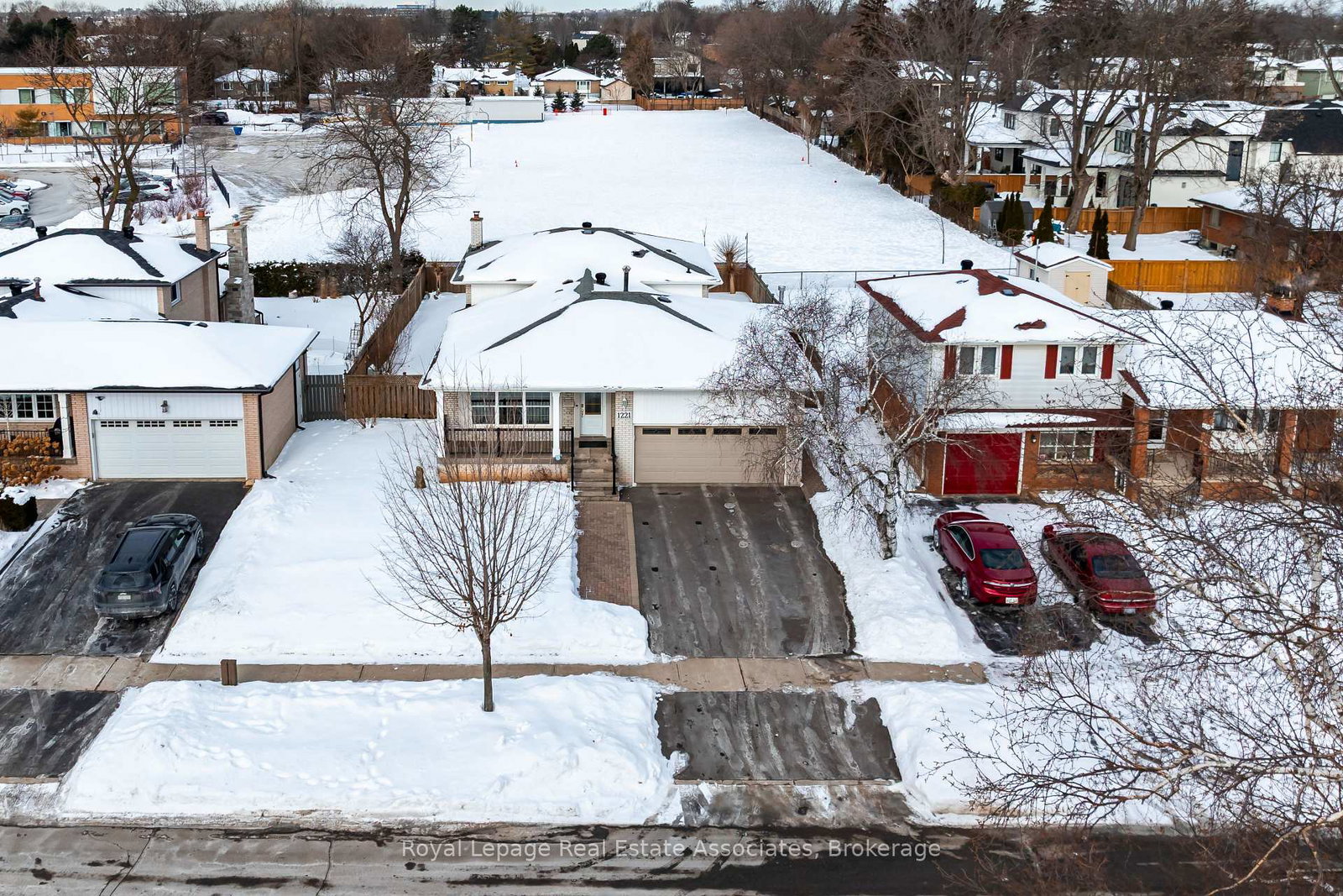 1221-wood-place-oakville-ontario-w12783702