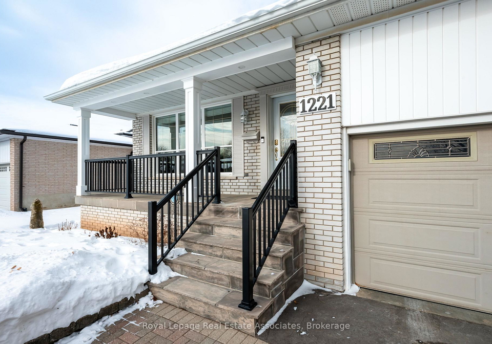 1221-wood-place-oakville-ontario-w12783702