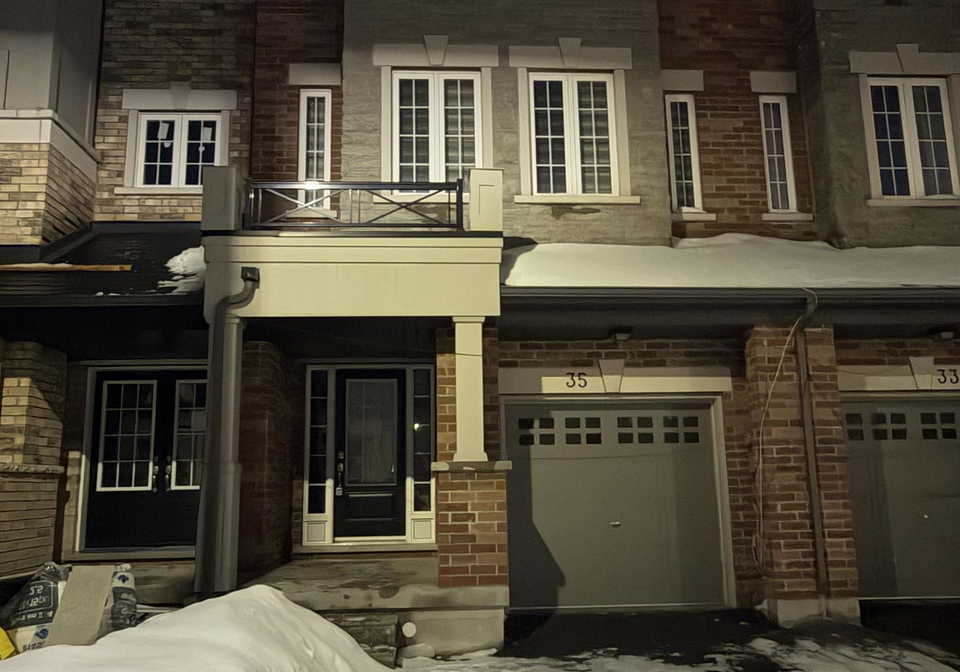 35-shiff-crescent-brampton-ontario-w12785386