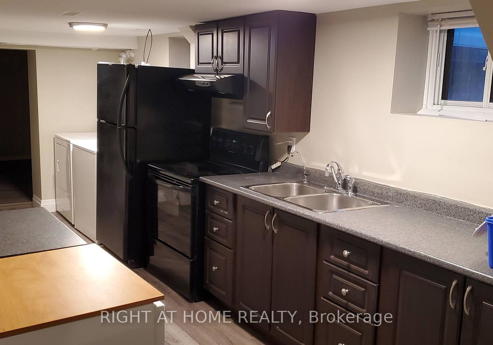 130-prince-charles-drive-oakville-ontario-w12785744