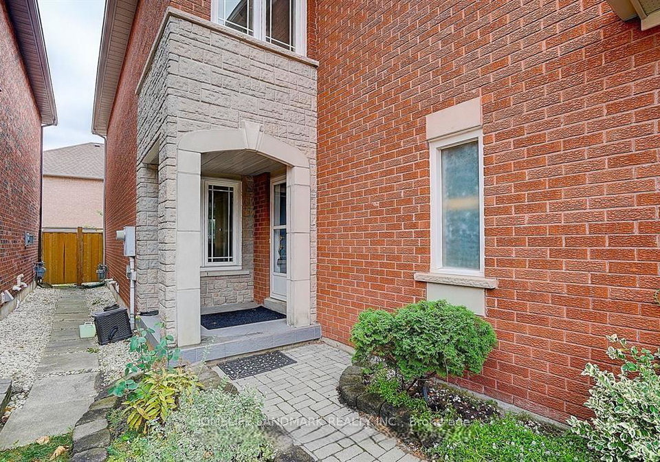 6922-yarrow-avenue-mississauga-ontario-w12785928