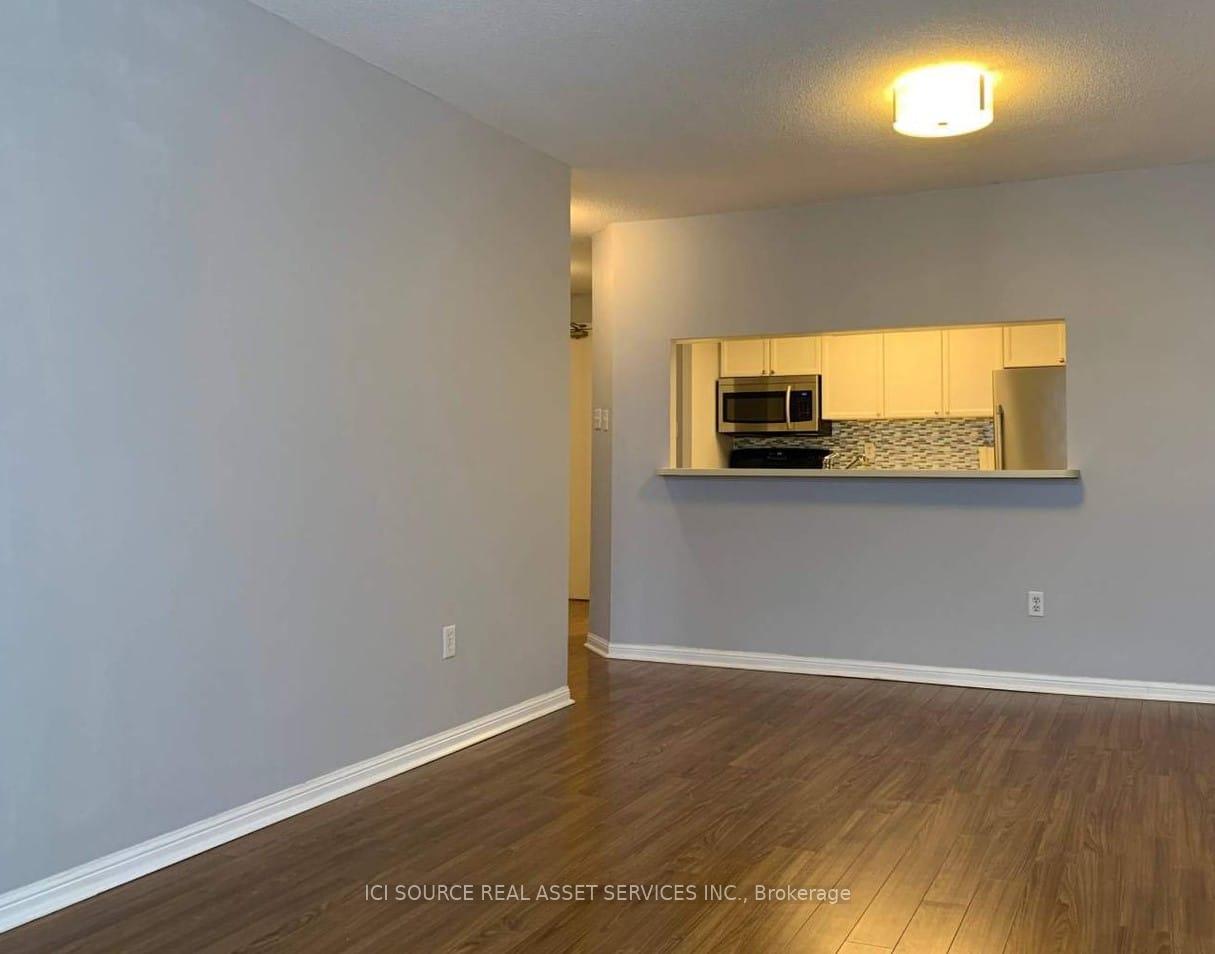 101-subway-crescent-etobicoke-ontario-w12785996
