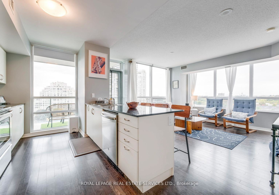 2240-lake-shore-boulevard-w-etobicoke-ontario-w12786184