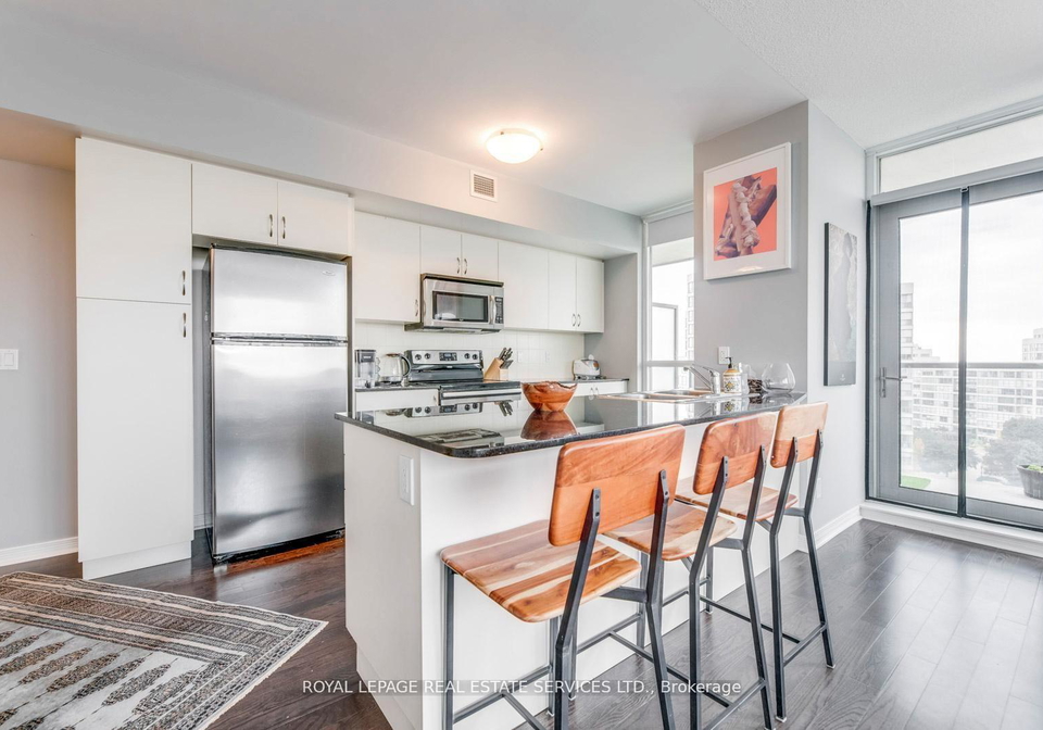 2240-lake-shore-boulevard-w-etobicoke-ontario-w12786184