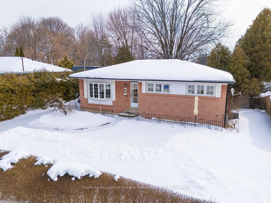 557-stonecliffe-road-oakville-ontario-w12786216