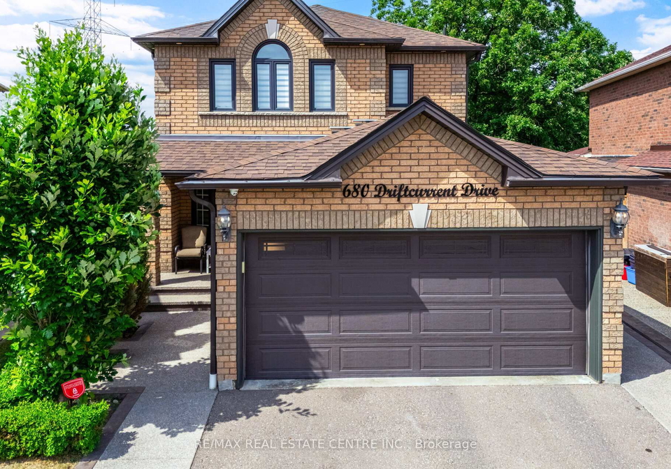 680-driftcurrent-drive-mississauga-ontario-w12788874