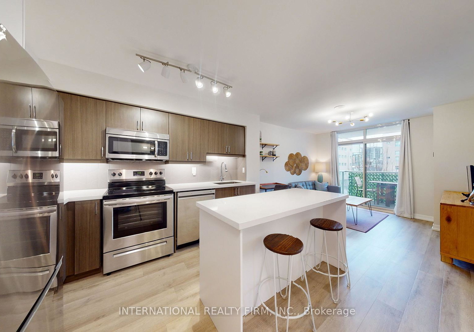 812-lansdowne-avenue-toronto-ontario-w12789732
