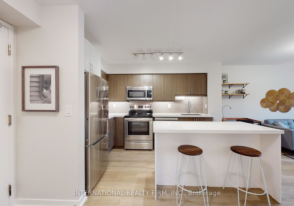 812-lansdowne-avenue-toronto-ontario-w12789732