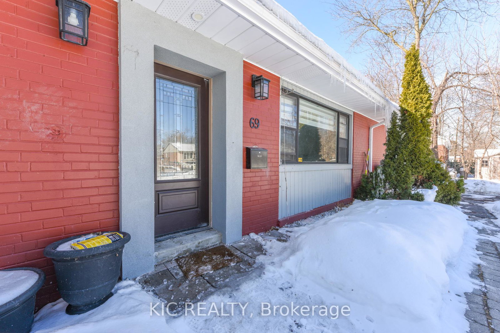 69-centre-street-n-brampton-ontario-w12790172