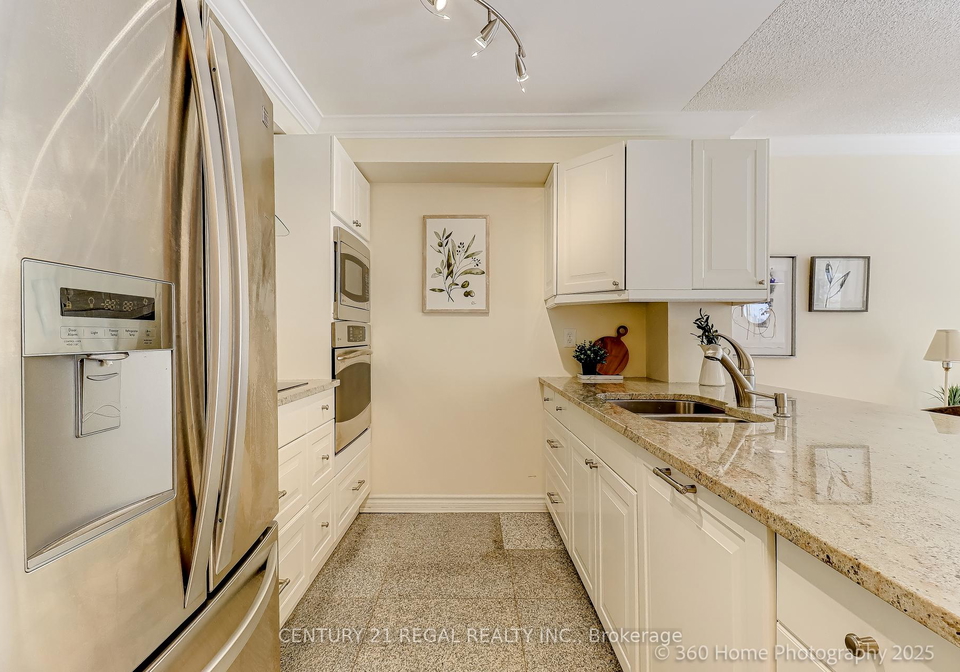2267-lake-shore-boulevard-w-etobicoke-ontario-w12790934