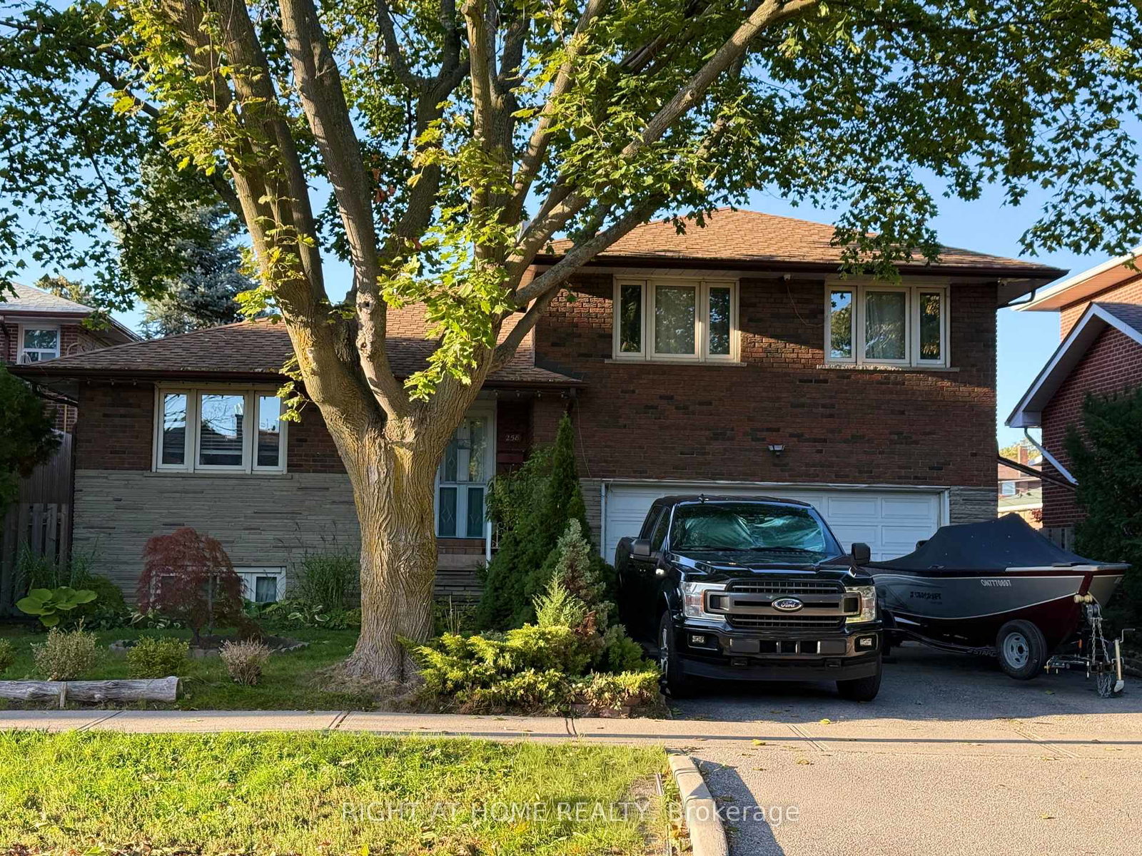 258-la-rose-avenue-etobicoke-ontario-w12790952